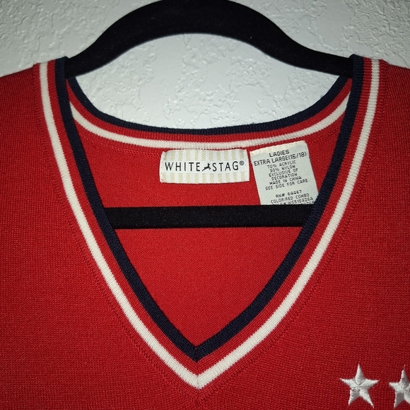 White Stag XL-16/18 Tee Red w/ Blue Trim Sleeveless Top Tank Acrylic Nylon - Picture 5 of 8